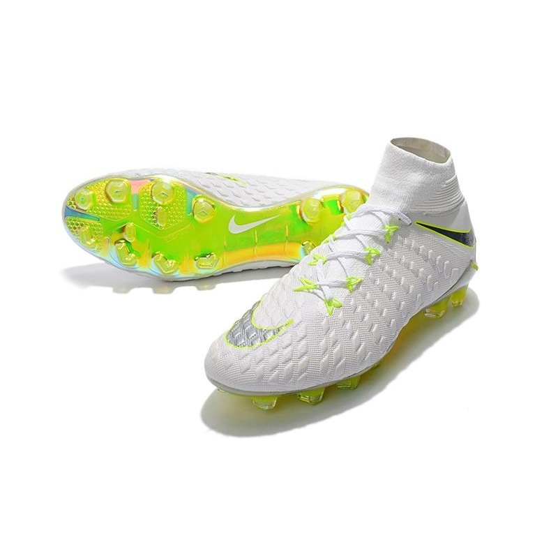 Crampons de football blancs neufs Lotto Stadio 200 III FG